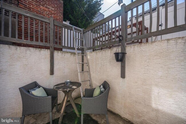 Building Photo - 1814 Christian St