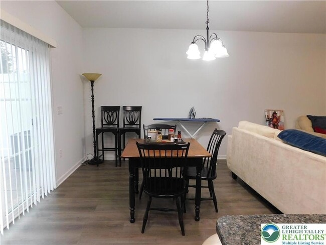 Building Photo - 1047 Cetronia Rd