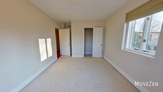 Building Photo - 2425 Vail Ave