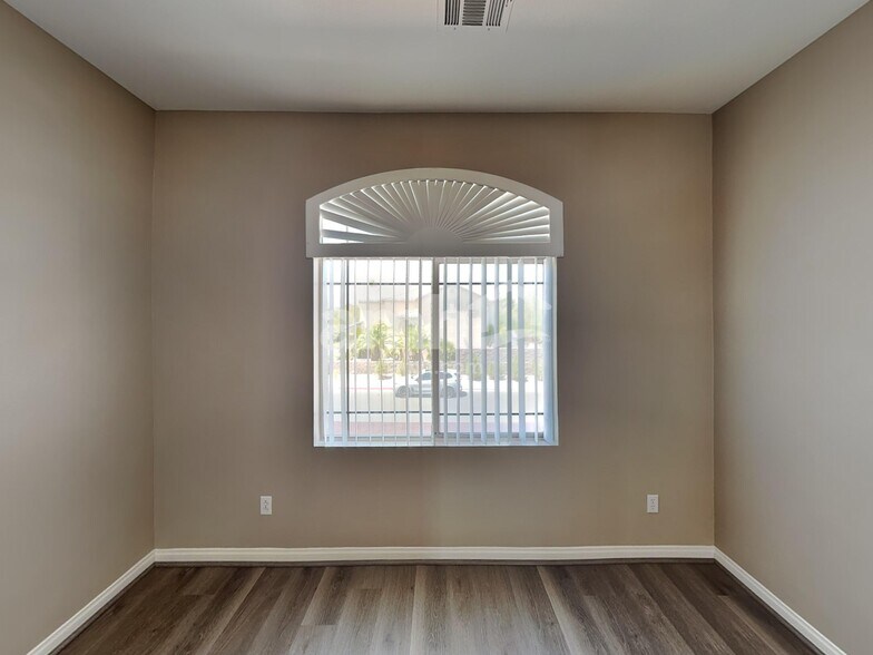 Building Photo - 10820 Canisteo St