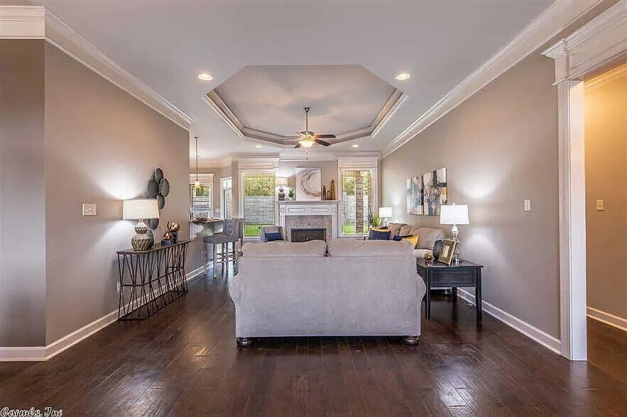 Building Photo - 9309 Meadow Gardens Cir