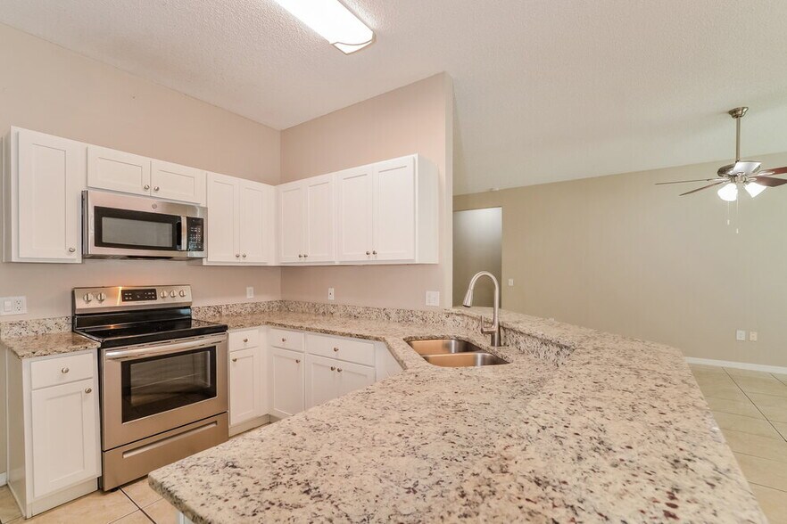 Building Photo - 2863 Berkshire Cir