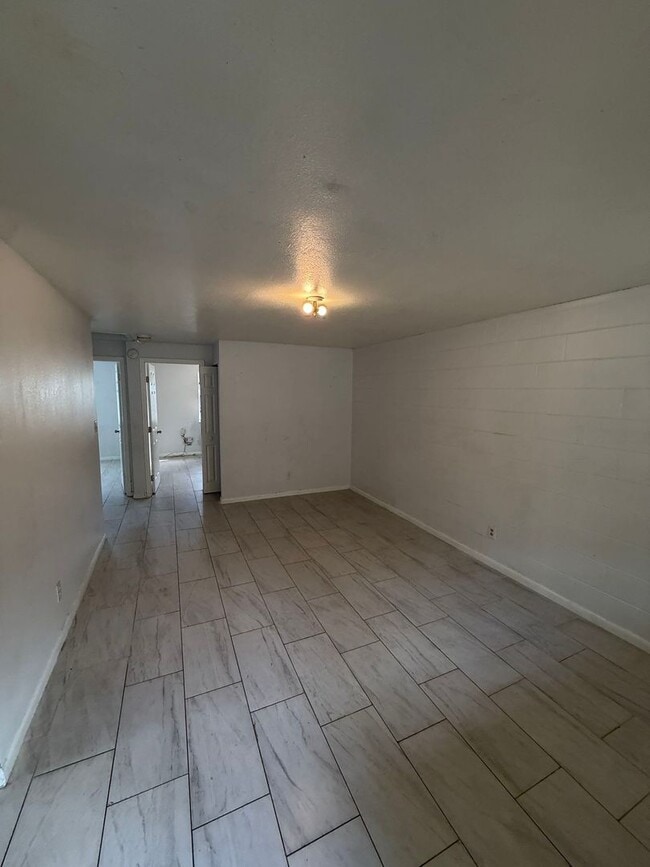 Building Photo - 8105 N Klondyke St