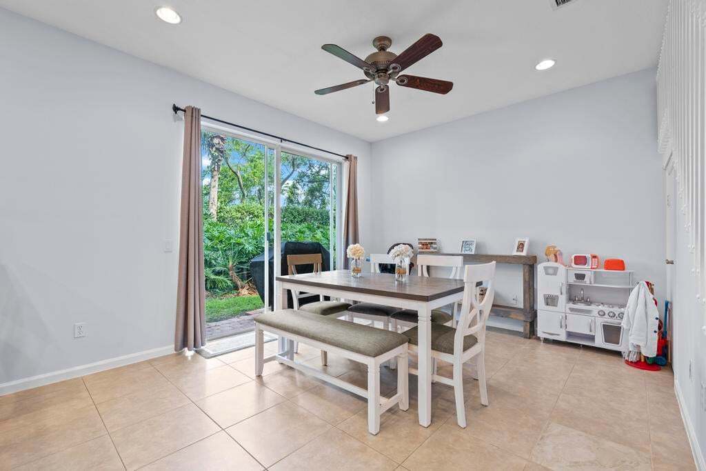 Building Photo - 7221 Briella Dr