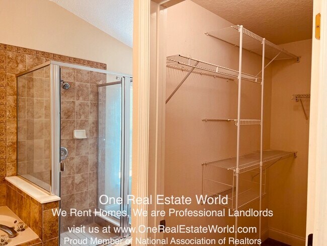 Building Photo - 3942 Lakeside Reserve Ln