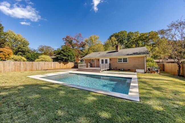 Building Photo - 5400 Farmbrook Dr