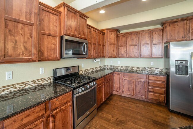 Building Photo - Bright & Spacious 3 Bed + Loft | 3-Car Garage in North Fort Collins
