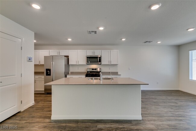 Building Photo - 2646 Snapdragon Fls Ave