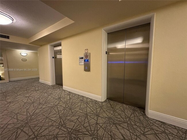 Building Photo - 2501 S Ocean Dr