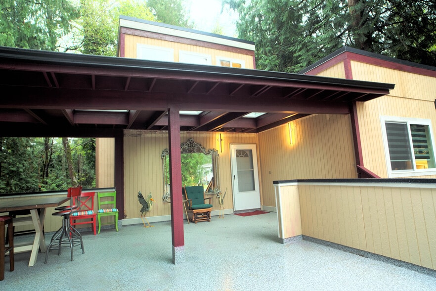 expansive year-round front patio with covered awning and skylights, - 1114 Pawnee Ln