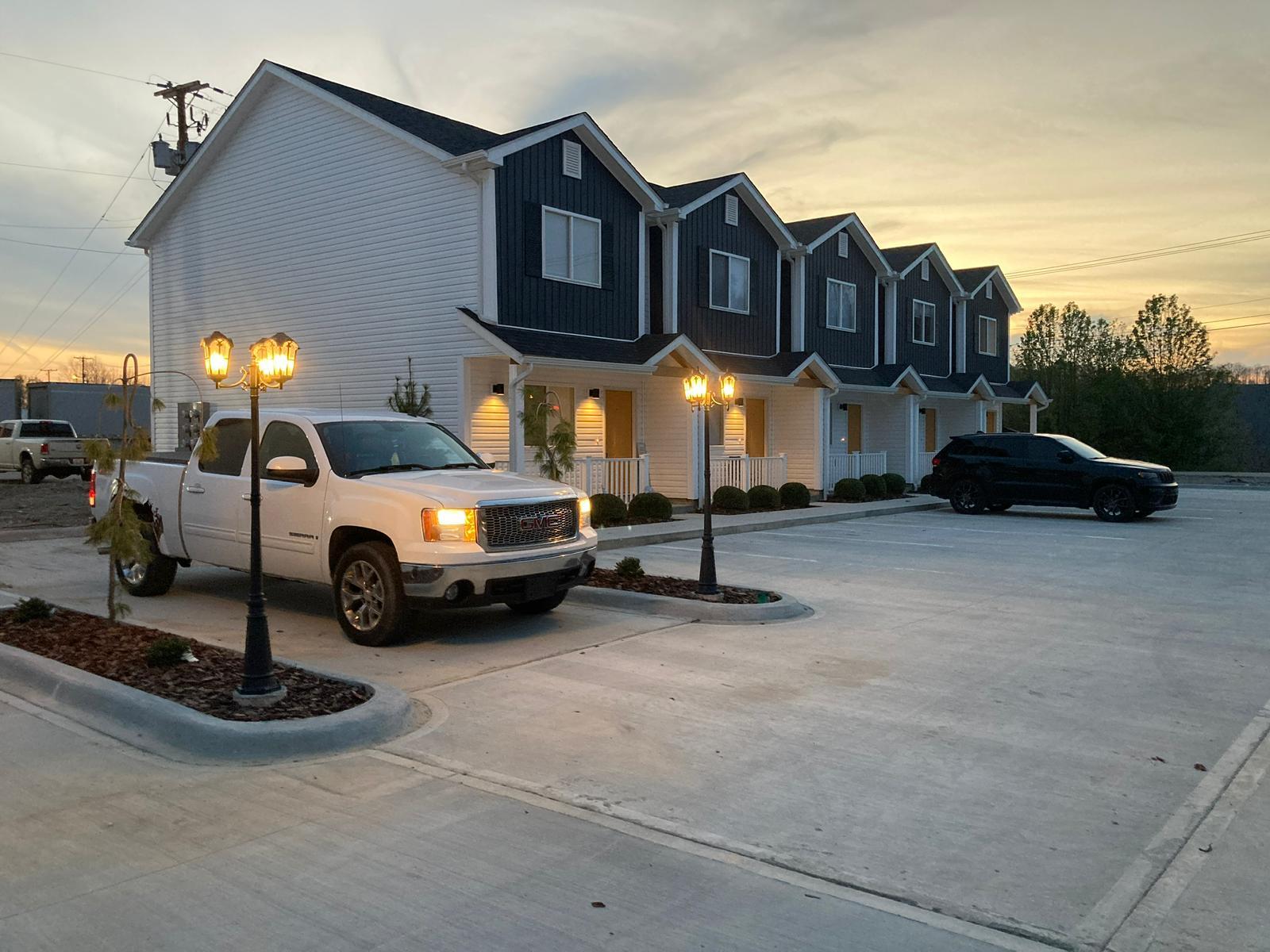 Building Photo - 974 Dawahare Dr