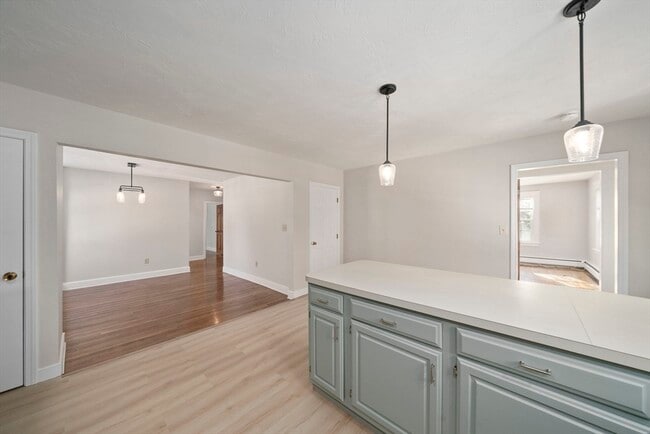 Building Photo - 44 Elm St