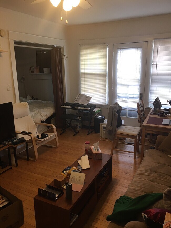 Interior Photo - 719 Knapp