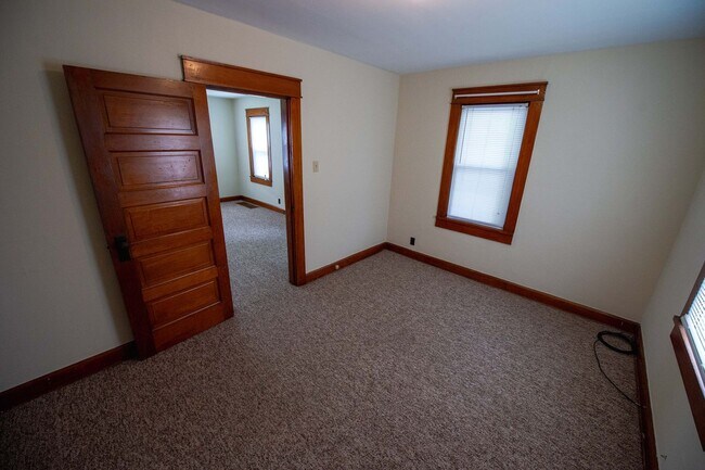 Building Photo - 112 E 15th St