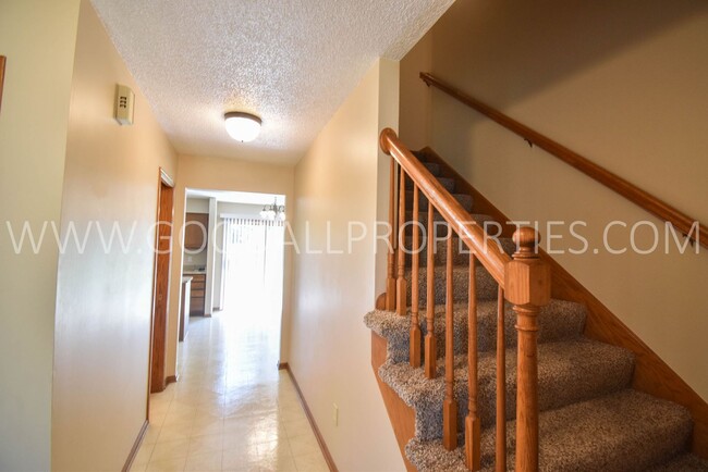 Building Photo - 3 Bedroom West Des Moines Home for Rent