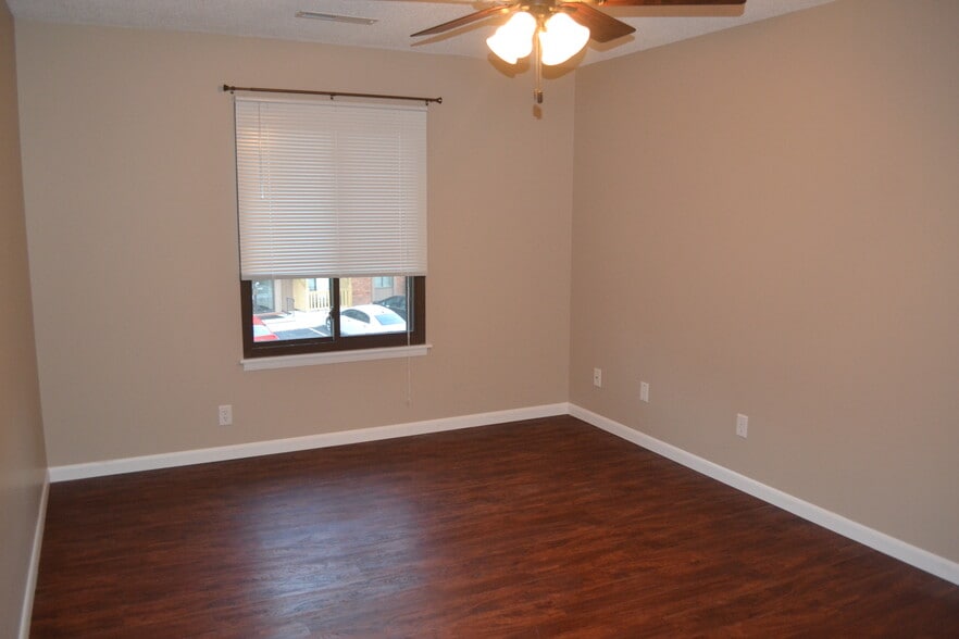 Building Photo - 441 Woodside Trail