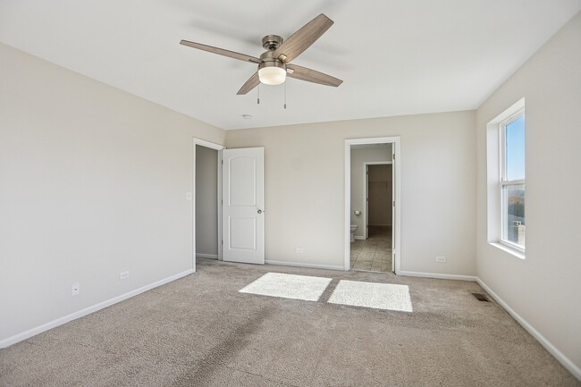 Building Photo - 1672 Glenbrooke Ln