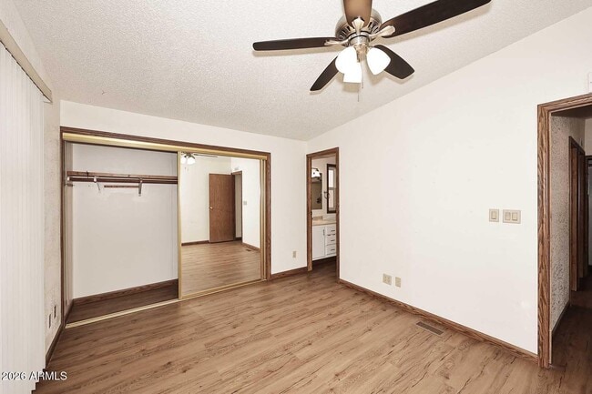 Building Photo - 6249 S Pinehurst Dr