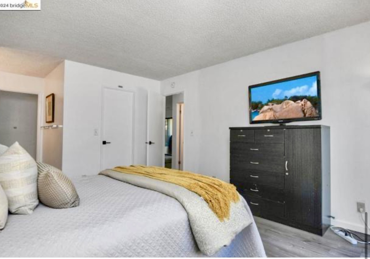 Building Photo - 1577 London Cir