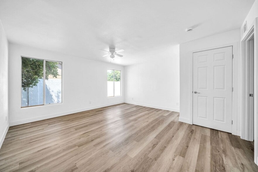 Building Photo - 3330 E Gelding Dr