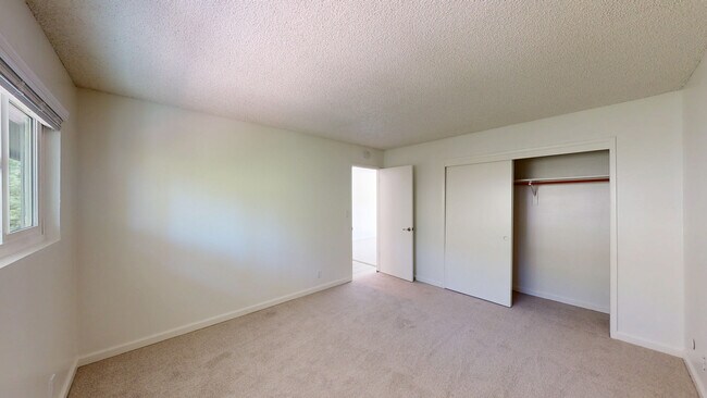 Building Photo - 998 Ignacio Blvd