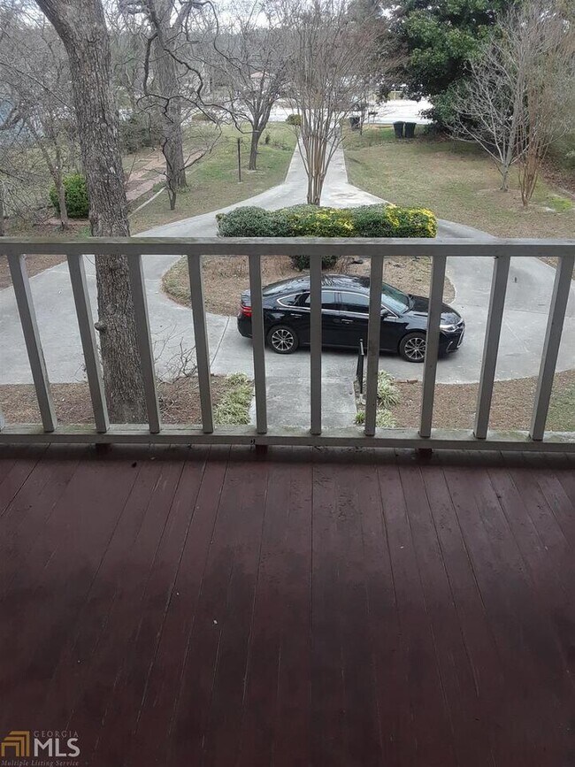 Building Photo - 995 Green St SE