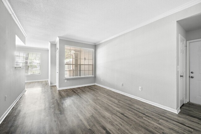 Building Photo - Modern, Pet-Friendly, and Priced Right!