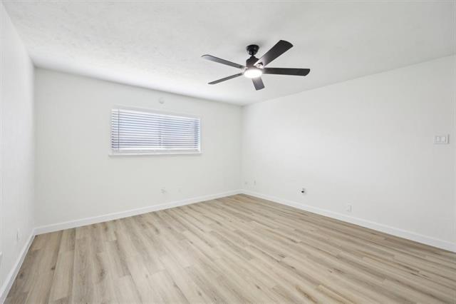 Building Photo - 904 Middle Cove Dr