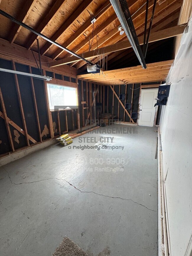Building Photo - 3011 Aster St