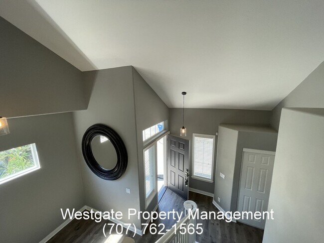 Building Photo - 1453 Woodside Cir