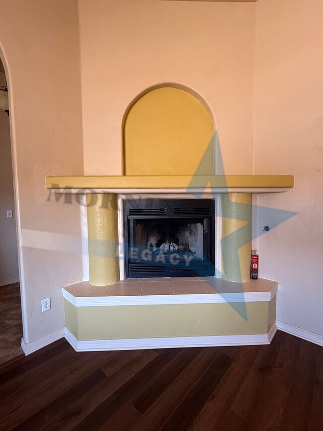 Building Photo - 3 Bedroom Energy-Efficient Home with Expansive Yard & Workshop!