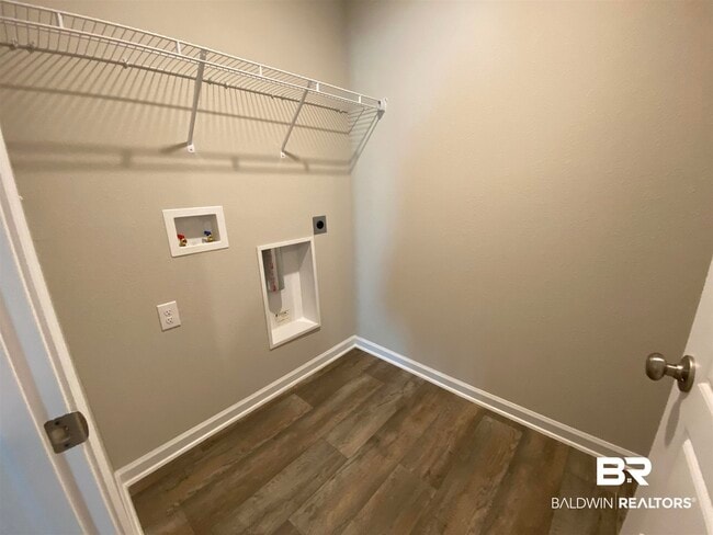 Building Photo - 8018 Irwin Loop