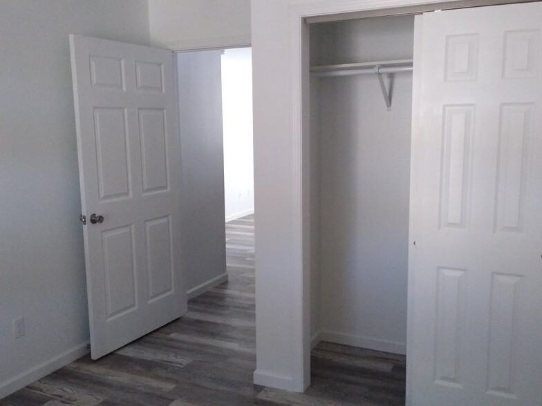 Bedroom towards door - 1129 S Forest Ave