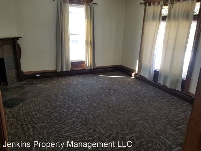 Building Photo - 5 br, 3 bath House - 122 S 4th St