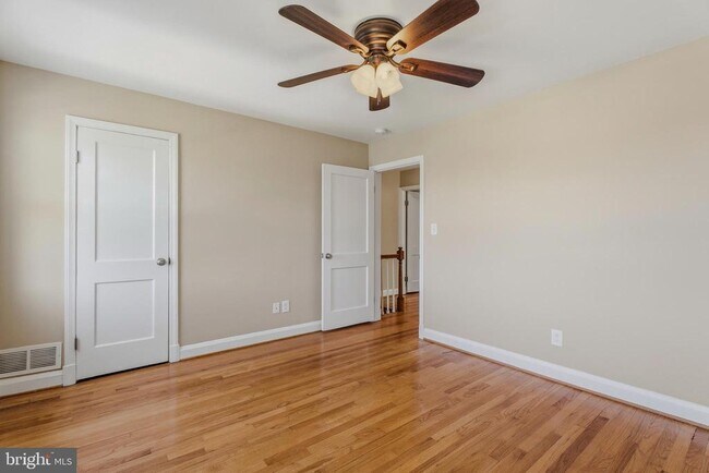 Building Photo - 586 Lucia Ave
