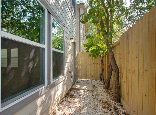 Building Photo - 8209 Westcott Rd