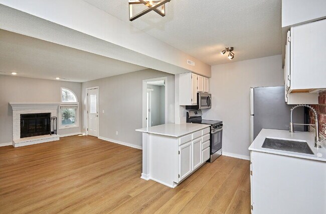 Building Photo - 5220 Boulder Dr