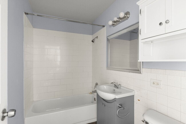 Building Photo - 535 W Lies Rd