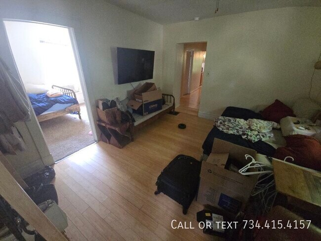 Building Photo - 110 E Summit St