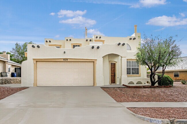 Building Photo - 929 Totonaca Ln