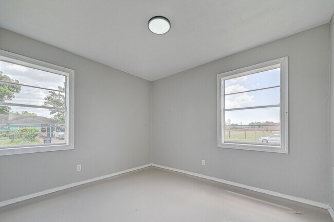 Building Photo - Coming soon! Affordable spacious 4BD/2BA single-family house!