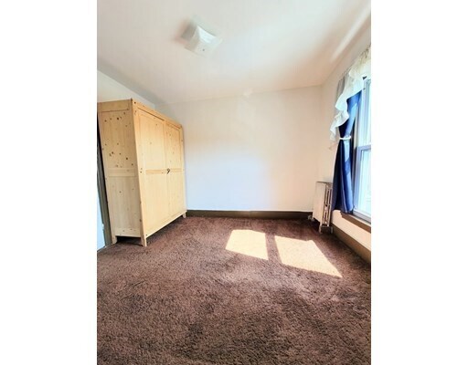 Building Photo - 33 Oak St