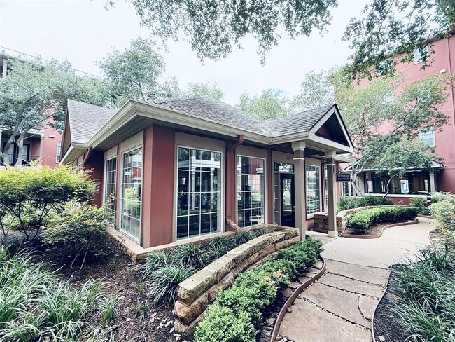 Building Photo - 2400 McCue Rd