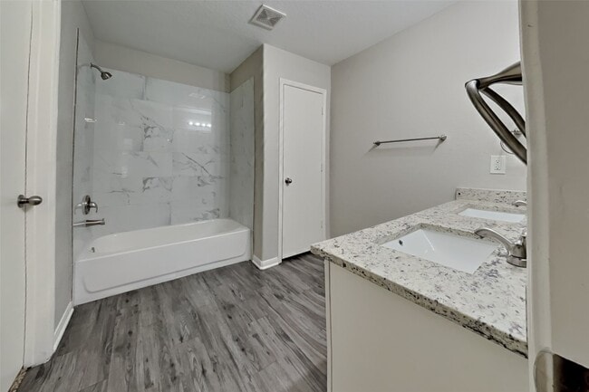 Building Photo - 16730 N Bob White Dr