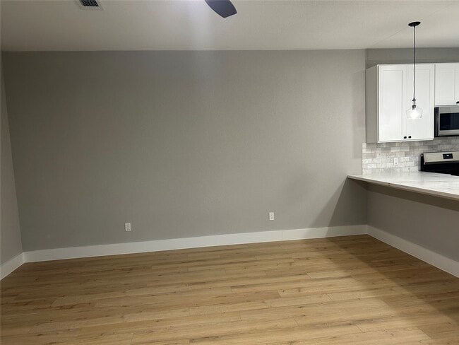 Building Photo - 9914-9918 Fillmore St