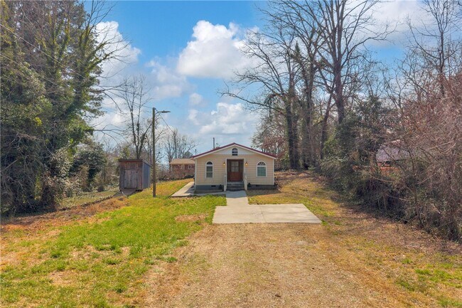 Building Photo - 307 Moore Ave