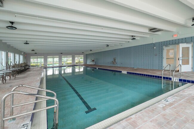 Building Photo - 6220 Kings Gate Cir