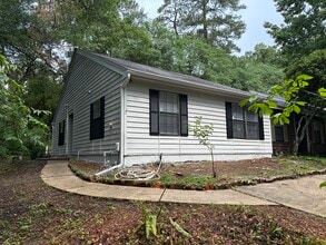 Building Photo - 2400 Talco Hills Dr