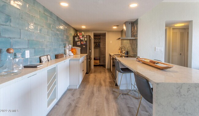 Building Photo - 805 4th Ave