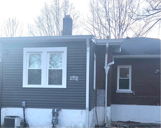 Building Photo - 321 Glendora Ave